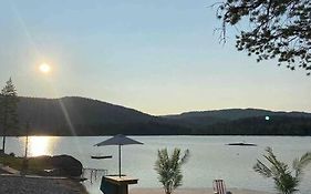 Fin, Enkel Leilighet Med Nydelig Strand I Naerheten